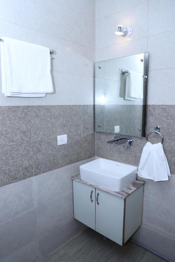 Nirvana Rooms Гургаон Екстериор снимка