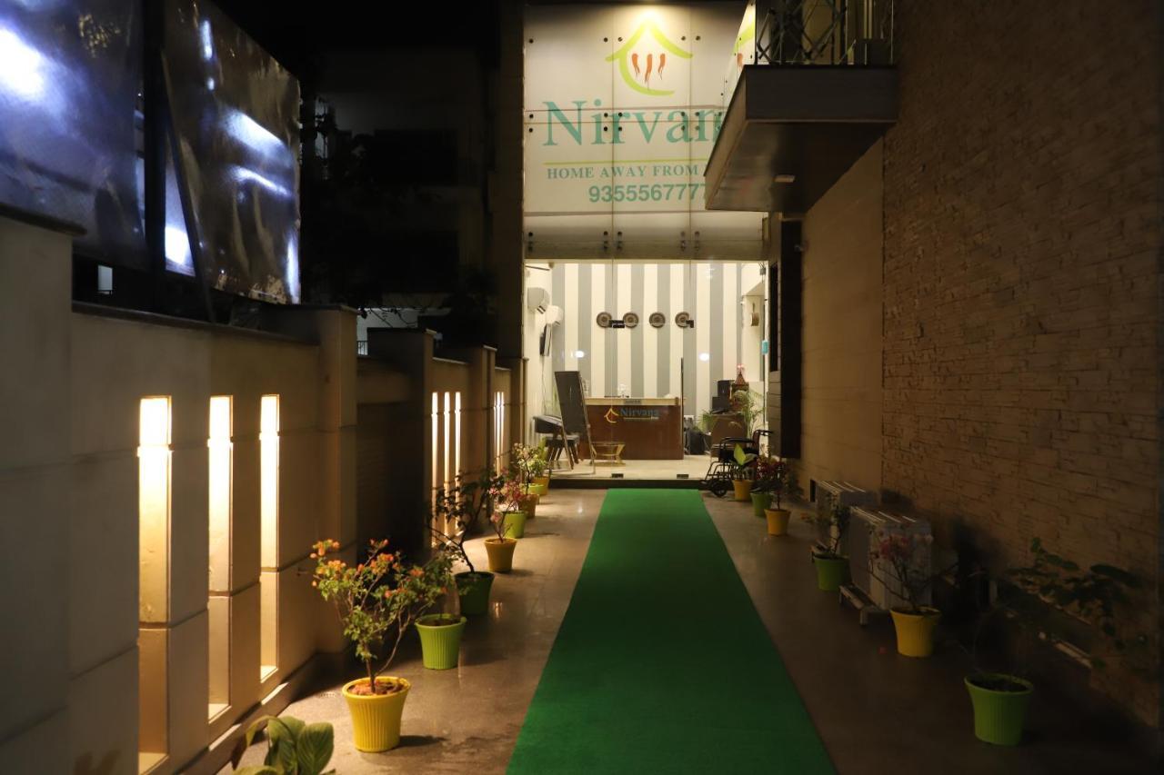 Nirvana Rooms Гургаон Екстериор снимка