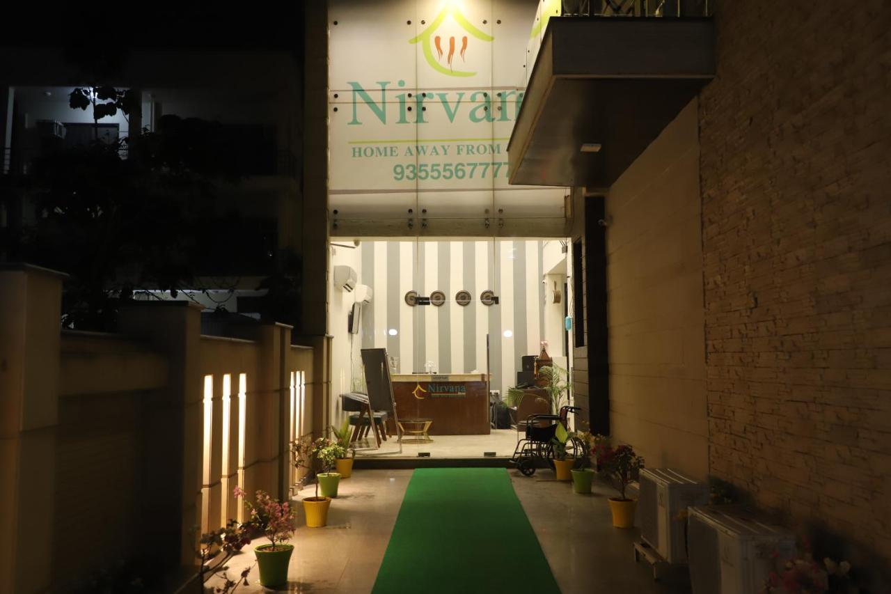Nirvana Rooms Гургаон Екстериор снимка