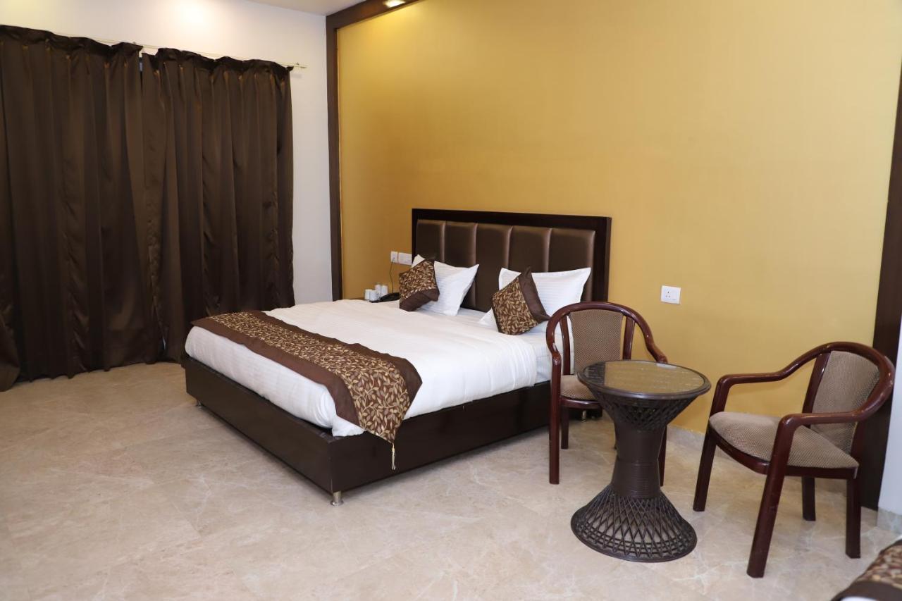 Nirvana Rooms Гургаон Екстериор снимка