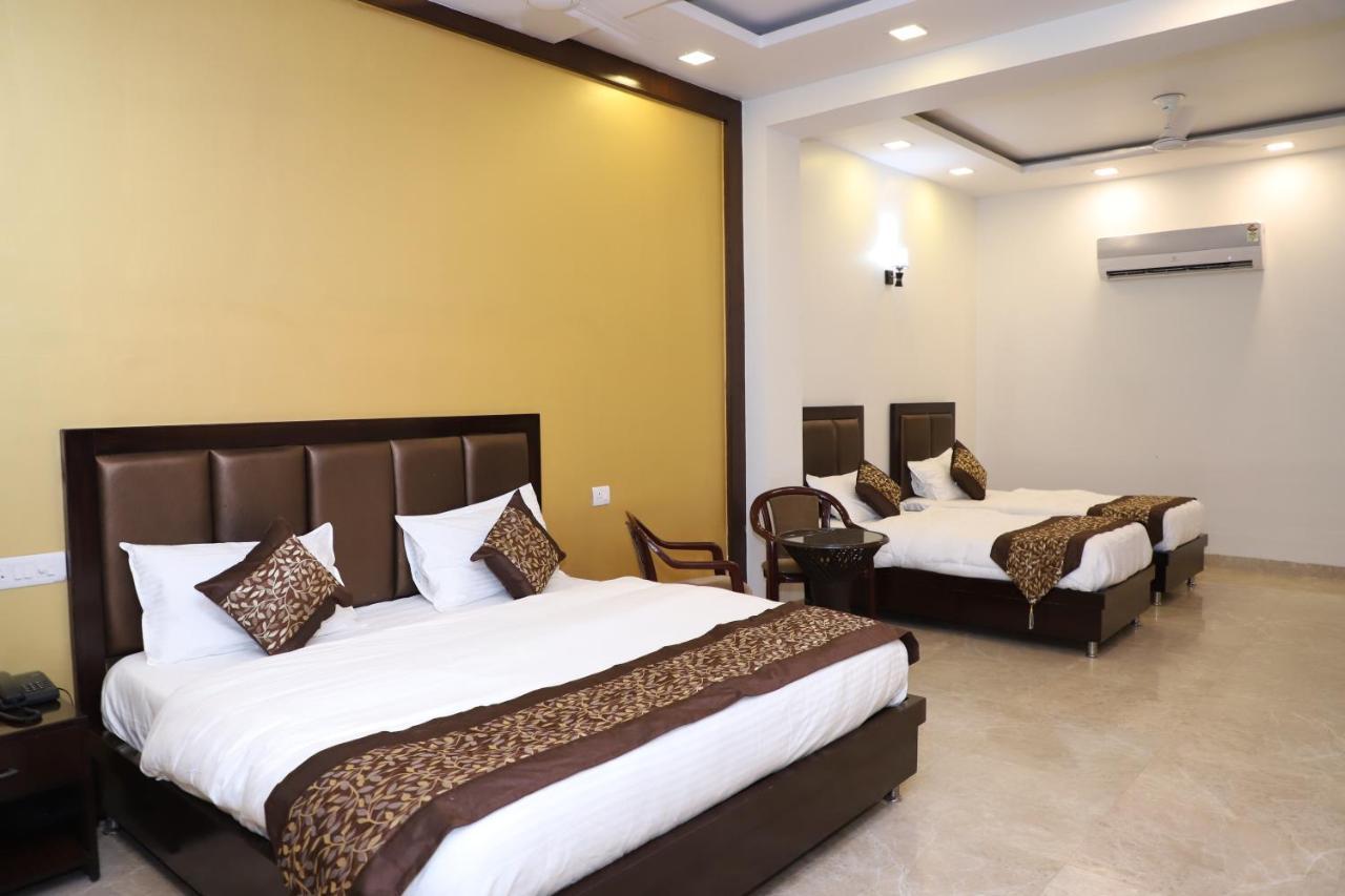 Nirvana Rooms Гургаон Екстериор снимка